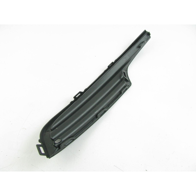 Grille Passenger Side Outer Volkswagen Golf Sportwagen 2015-2017 Without Chrome Strip , VW1039139