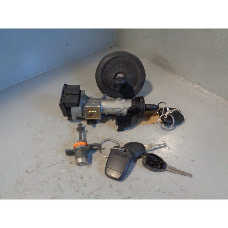 Freelander 1 Ignition Barrel and 4 x Keys Fuel Cap Door Lock Land Rover L15055