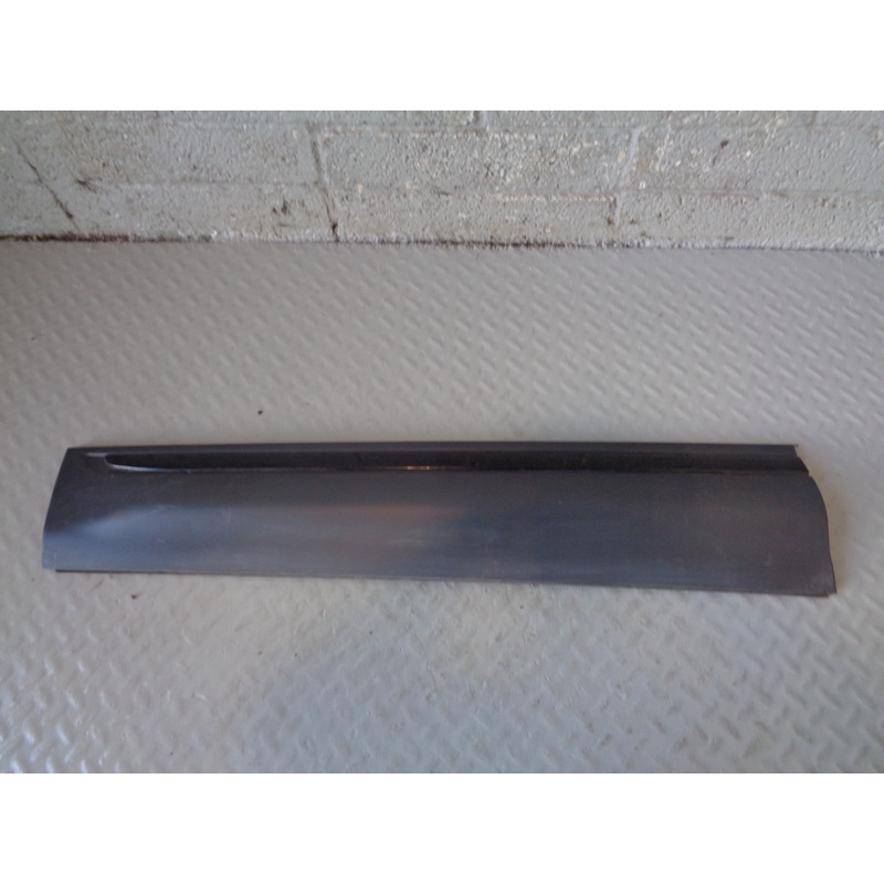 Range Rover Evoque Door Moulding Trim Near Side Front L538 2011 to 2018