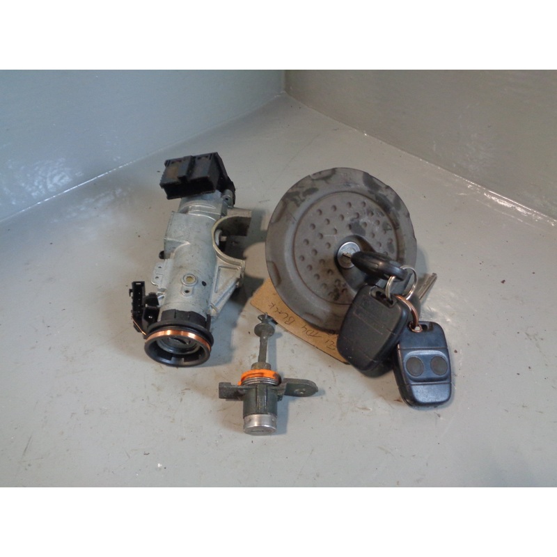 Freelander 1 Ignition Barrel and 2 x Keys Fuel Cap Door Lock Land Rover R30055