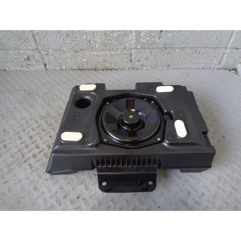 Range Rover Evoque Subwoofer Tailgate GJ32-18808-AC 2011 to 2018 L538 Land Rover