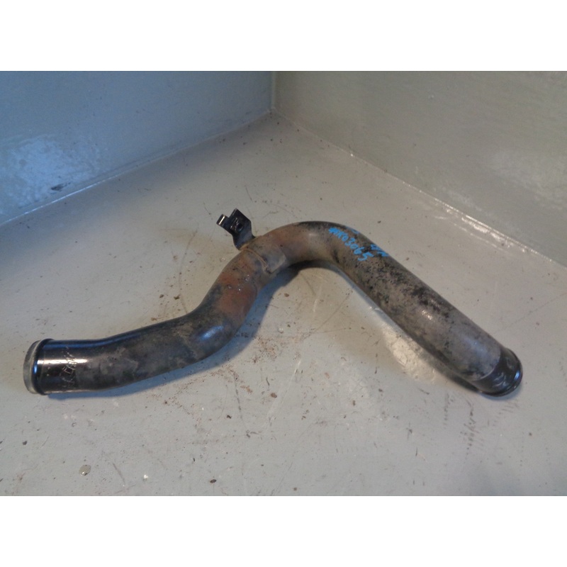 Discovery 3 Coolant Hose Bottom Pipe 2.7 TDV6 Land Rover 2004 to 2009