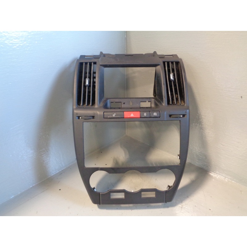 Freelander 2 Centre Dashboard Vents Panel Black Land Rover 2006 to 2011 R13065