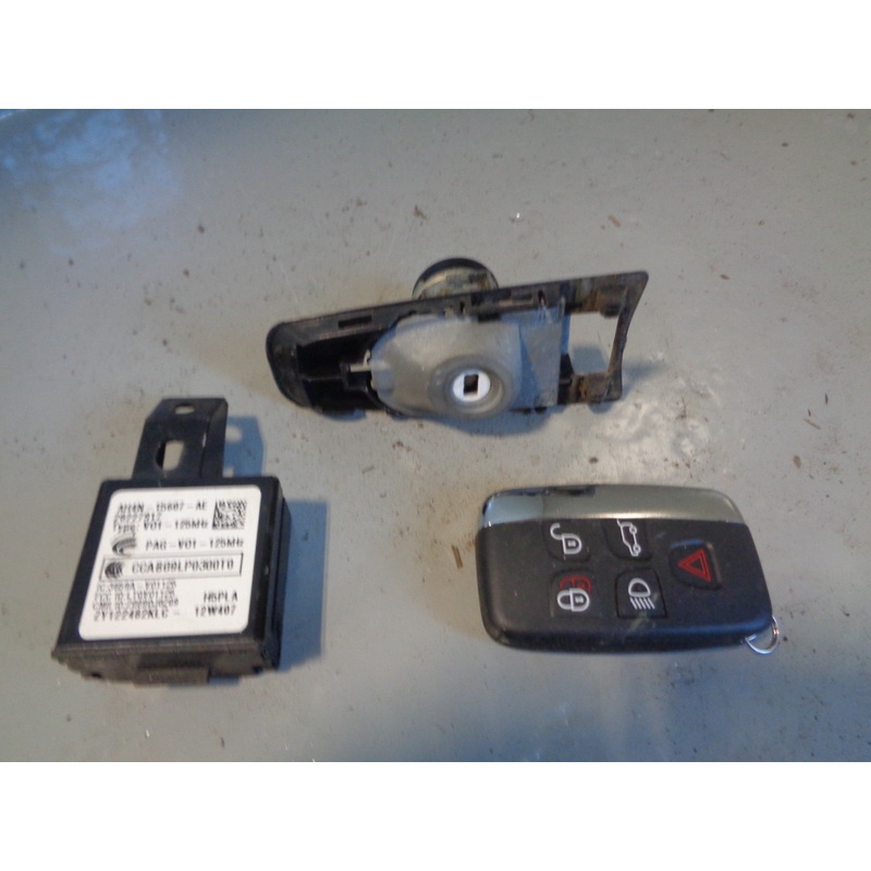 Range Rover Evoque Key Remote and Blade with Door Lock 2011 to 2015 L18065