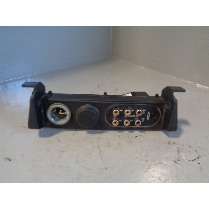 Range Rover L322 Centre Console Rear AV Ports Sockets XVN500020 2002 to 2009