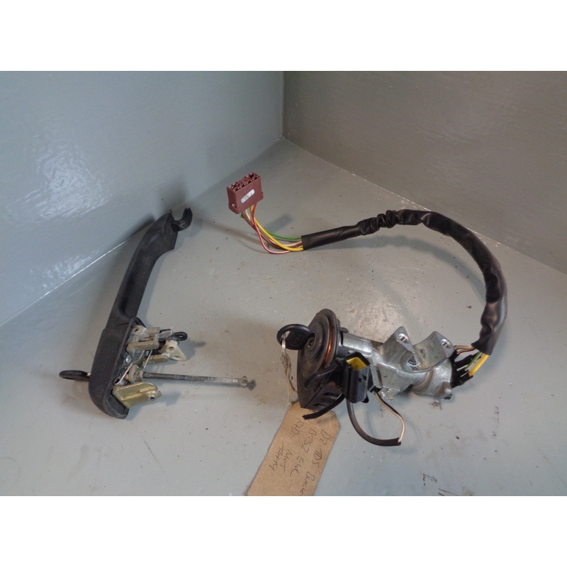 Discovery 2 Ignition Barrel Key and Door Handle Land Rover 1998 to 2004 L25065