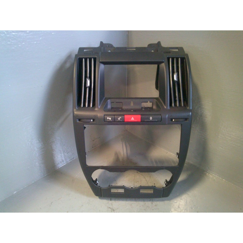 Freelander 2 Centre Dashboard Vents Panel Black Land Rover 2006 to 2011 R07075