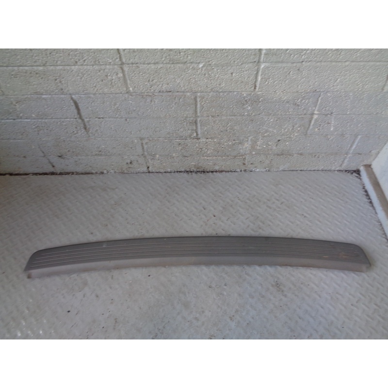 Range Rover L322 Bumper Rear Top Scuff Plate Panel Trim 9H42 17E962 AAW Grey
