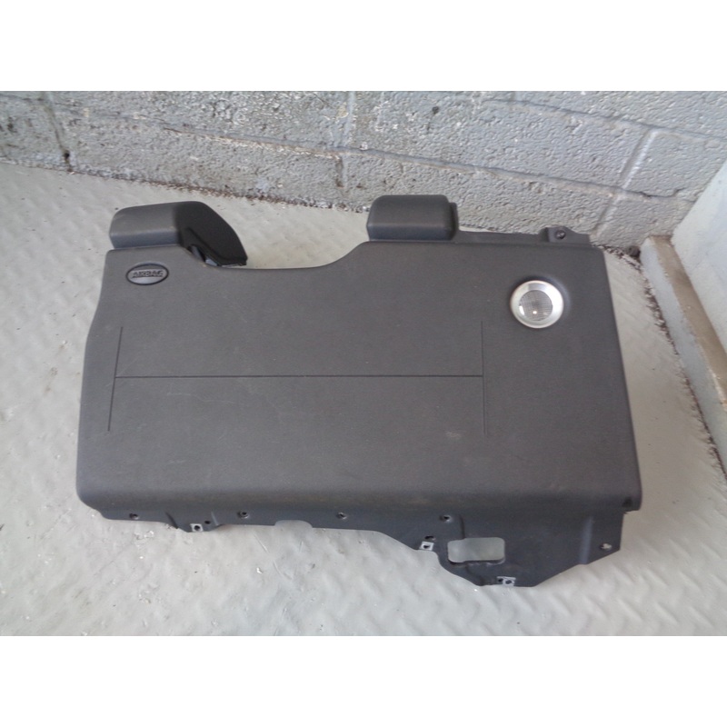 Range Rover L322 Driver Knee Crash Protection Facelift in Black 2006 to 2013