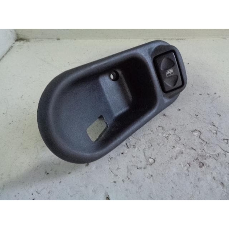 Discovery 2 Window Switch and Surround Near Side Rear 2002 to 2004 Facelift