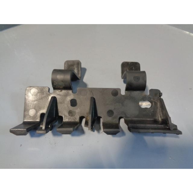 Discovery 3 Rear Bumper Mounting Bracket Off Side Land Rover DQL000061