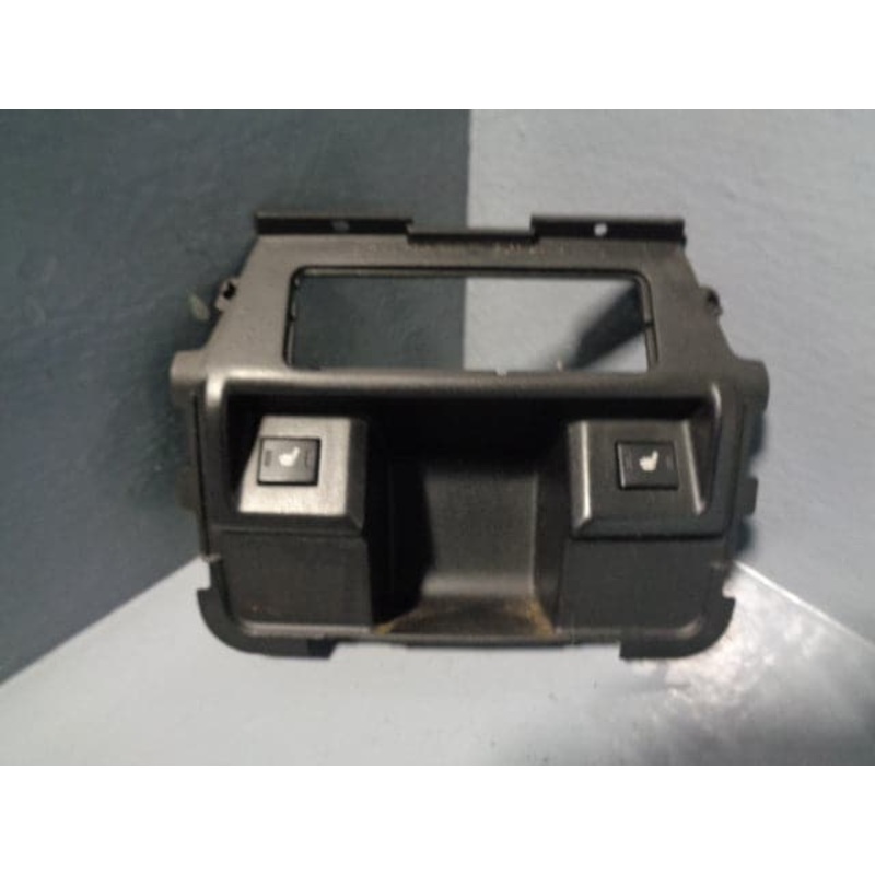 FHM500060PVJ Discovery 3 4 Centre Console Rear Heated Seat Switch Land Rover