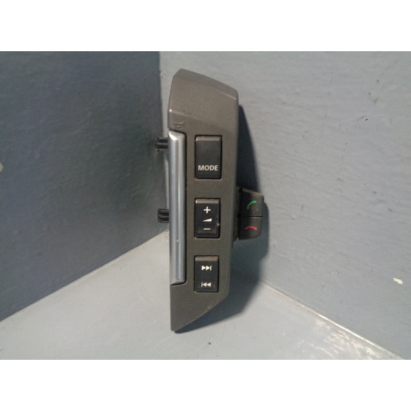 Discovery 3 Steering Wheel Audio Phone Controls Range Rover Sport XPD500730