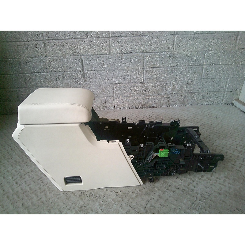 Discovery Sport Centre Console in Cirrus L550 Land Rover 2014 to 2019 L14075