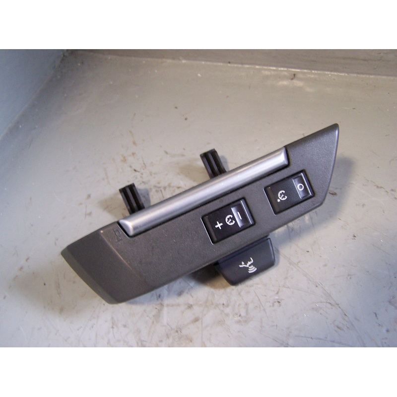 Steering Wheel Cruise Controls Discovery 3 Range Rover Sport XPD500750