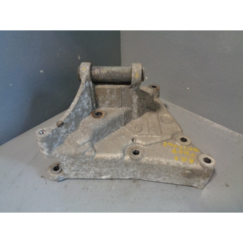 Range Rover Sport Alternator Bracket Mount 3.6 TDV8 YLU500430 2005 to 2010