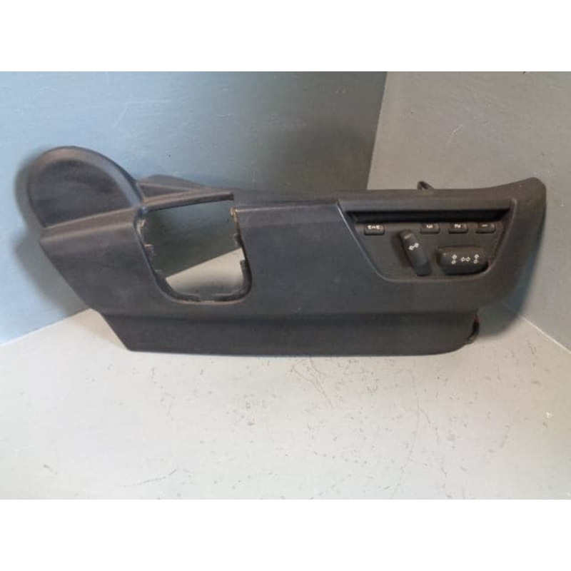 Discovery 3 Electric Seat Switch Memory with Valance Black Drivers Off Side Front