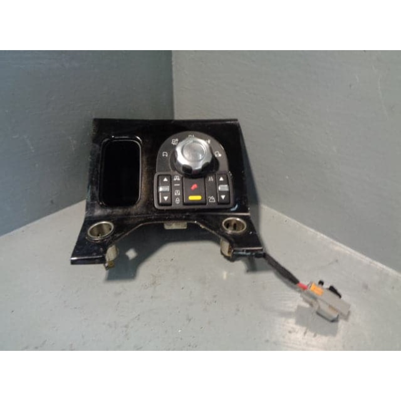 Discovery 4 Suspension and Terrain Control Panel Surround Trim Land Rover Black