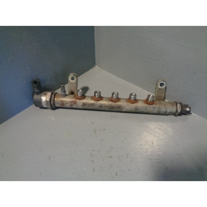 Freelander 2 Fuel Rail and Pressure Sensor 2.2 TD4 Diesel Land Rover 2010 to 2014