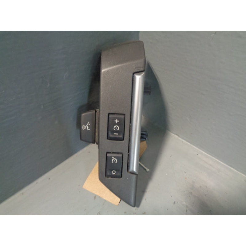 Discovery 3 Steering Wheel Cruise Controls XPD500750 Land Rover 2004 to 2009