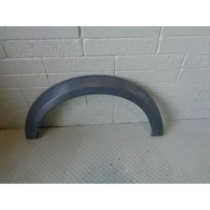 Discovery 3 Wheel Arch Moulding Trim Wing Front Near Side Land Rover 2004 to 2009