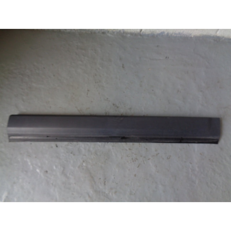 Discovery 4 Lower Door Trim Front Off Side Land Rover 2009 to 2014
