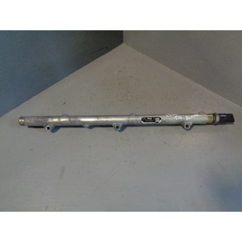 Range Rover Fuel Rail and Sensor Bosch L322 3.0 TD6 Diesel 2002 to 2006