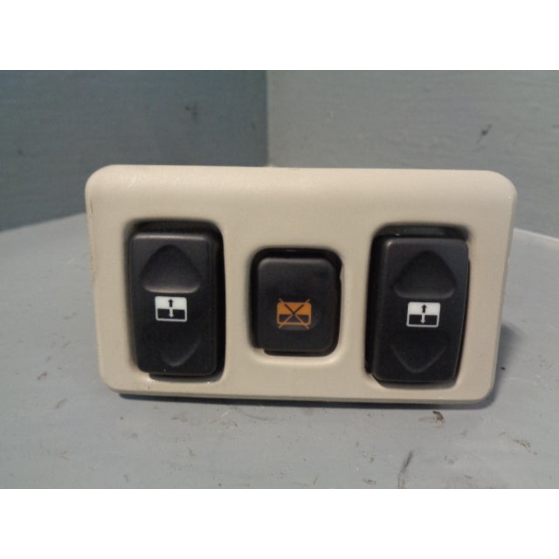 Discovery 2 Sunroof Switches And Housing Land Rover 1998 to 2004
