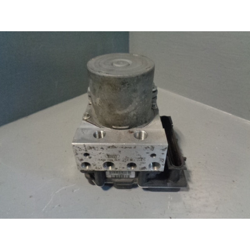 Discovery 3 ABS Module Pump Brake Land Rover SRB500161 2004 to 2009