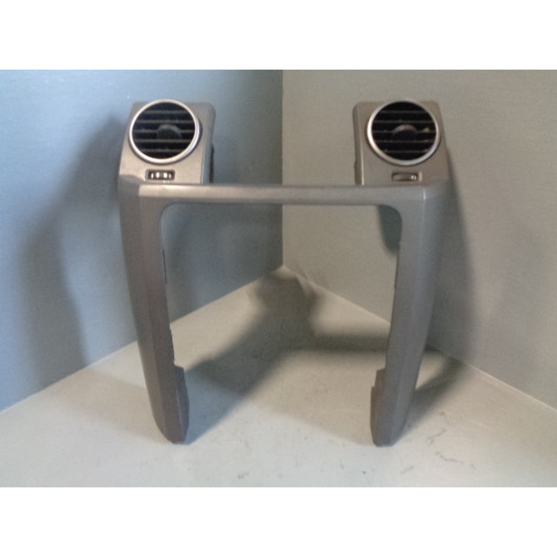 Discovery 3 Dashboard Air Vents FAE500012XXX Centre Surround Grey Land Rover