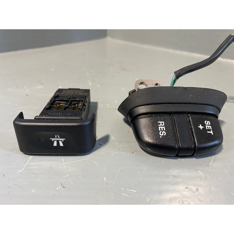 Discovery 2 Cruise Control Switches Steering Wheel and Dash 1998 to 2004 Land Rover