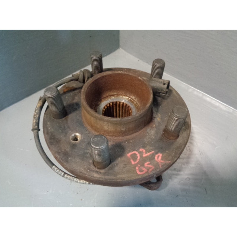 Discovery 2 Hub Bare with ABS Sensor Off Side Rear TD5 Land Rover 1998 to 2004