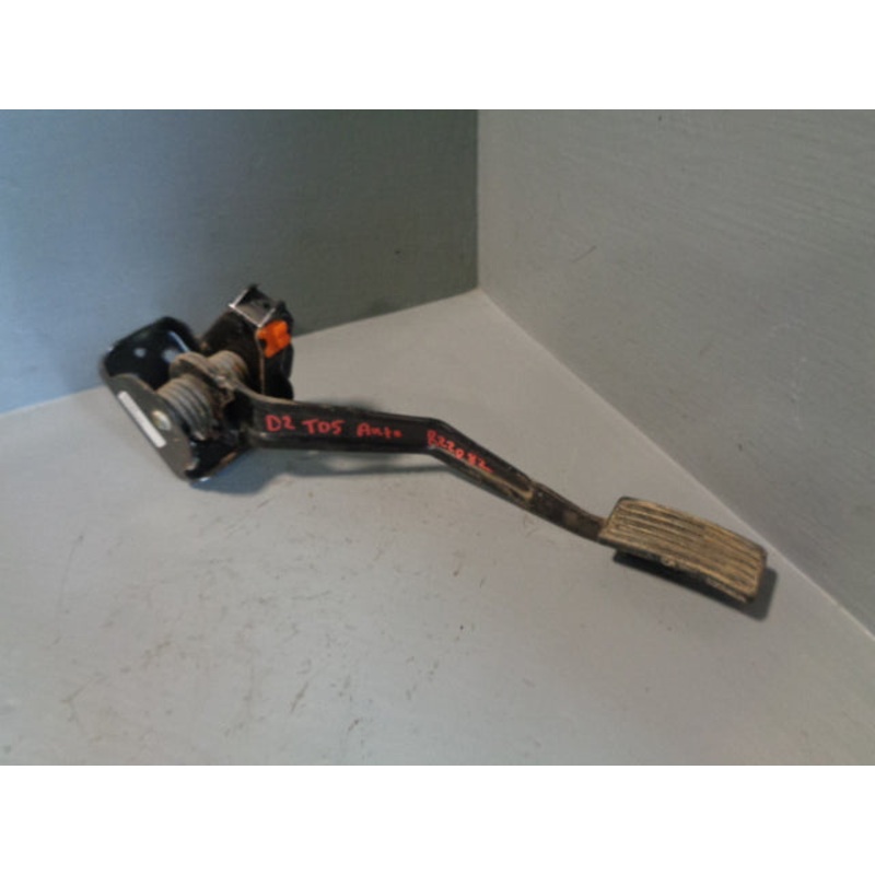 Discovery 2 Throttle Pedal Automatic SLC000020PMA Land Rover 1998 to 2004