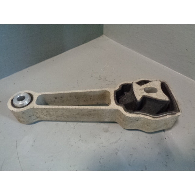 Freelander 2 Engine Mount Off Side Right Land Rover 2006 to 2011