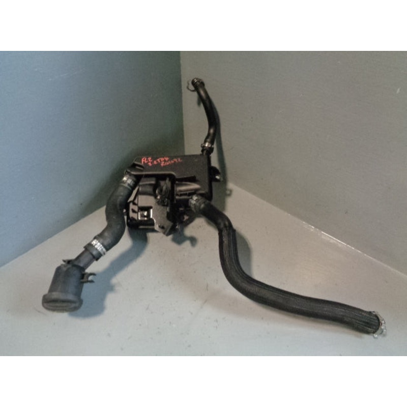 Freelander 2 Remote Oil Filler Cap and Tank TD4 2.2 Land Rover 2006 to 2011