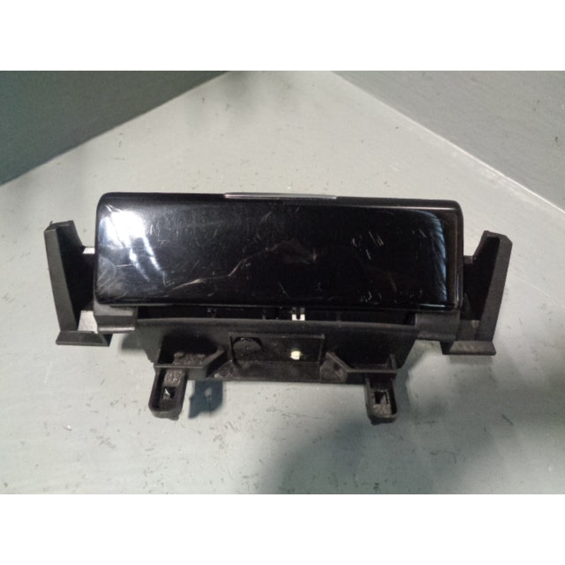 Discovery 4 Ashtray Front Land Rover AH22-048A02-AB 2009 to 2016 in Black