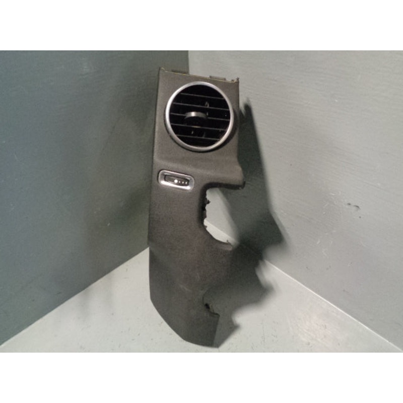 Discovery 4 Heater Air Vent Near Side Centre with Trim Land Rover 2009 to 2014