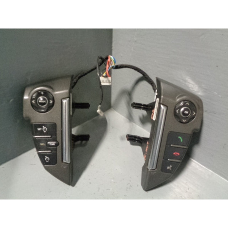 Discovery 4 Steering Wheel Controls Cruise and Audio Pair with Loom Land Rover