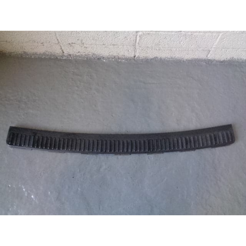 Range Rover Sport Rear Bumper Scuff Protector Trim DOE000021XXX Land Rover