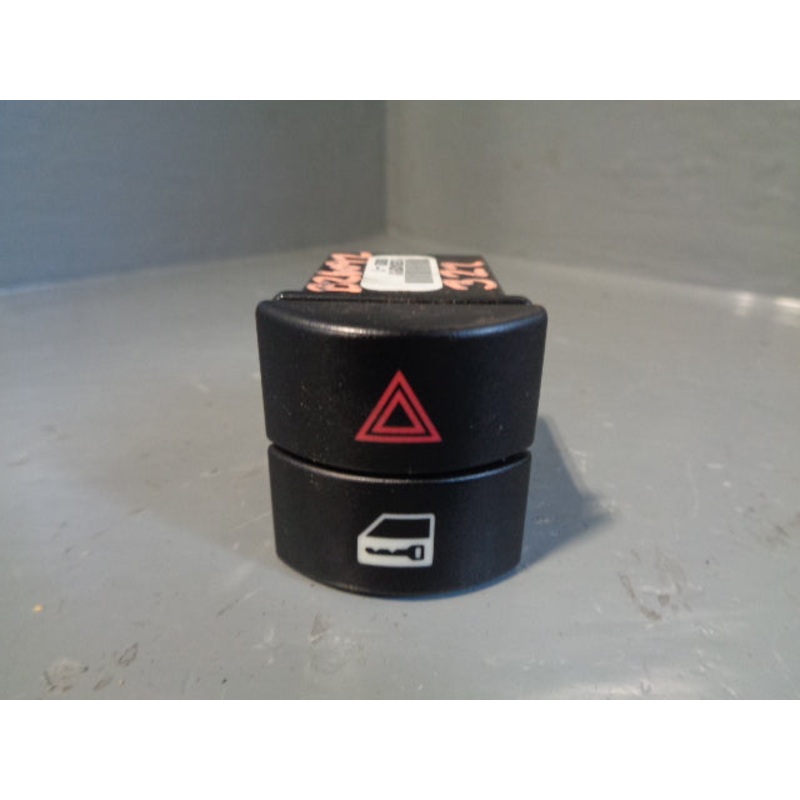 Range Rover L322 Hazard and Central LockIng Switch  YUG500420PUY 2006 to 2009