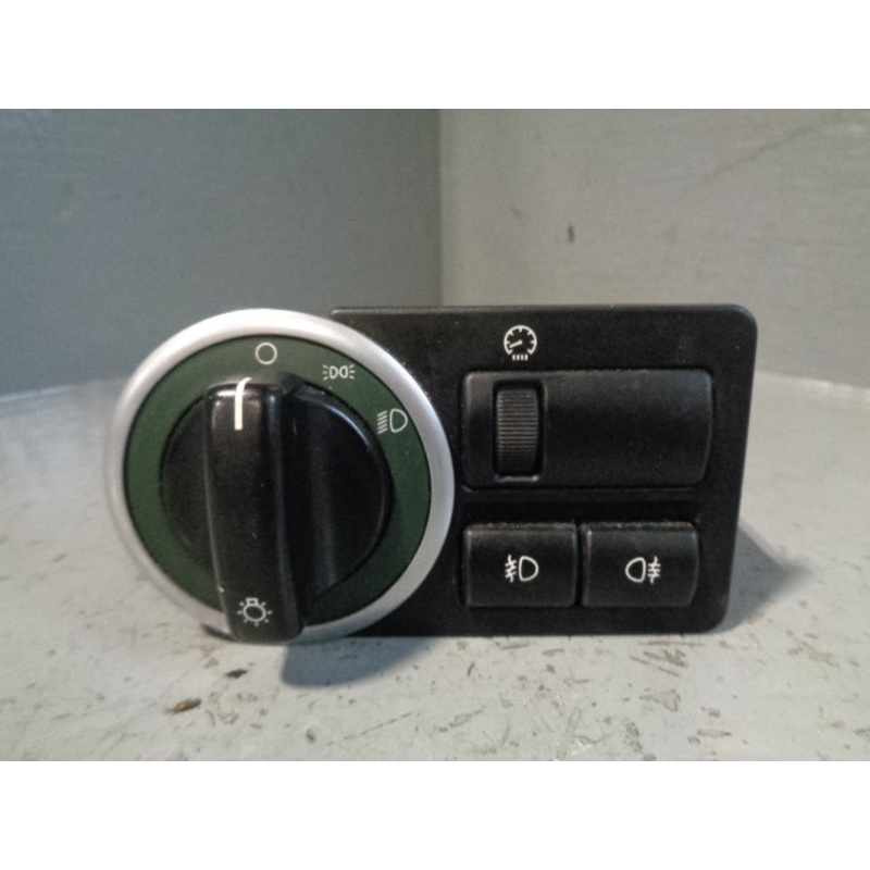 Range Rover L322 Headlight Switch Controls Green Surround LRGYUD000161PUY
