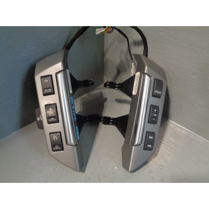 Range Rover Sport Steering Wheel Audio and Cruise Controls 2005 to 2009