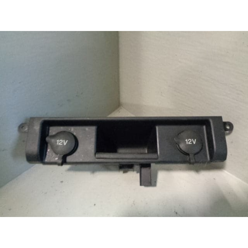 Discovery 3 Dual 12V Sockets and Surround FBO500630 Land Rover 2004 to 2009