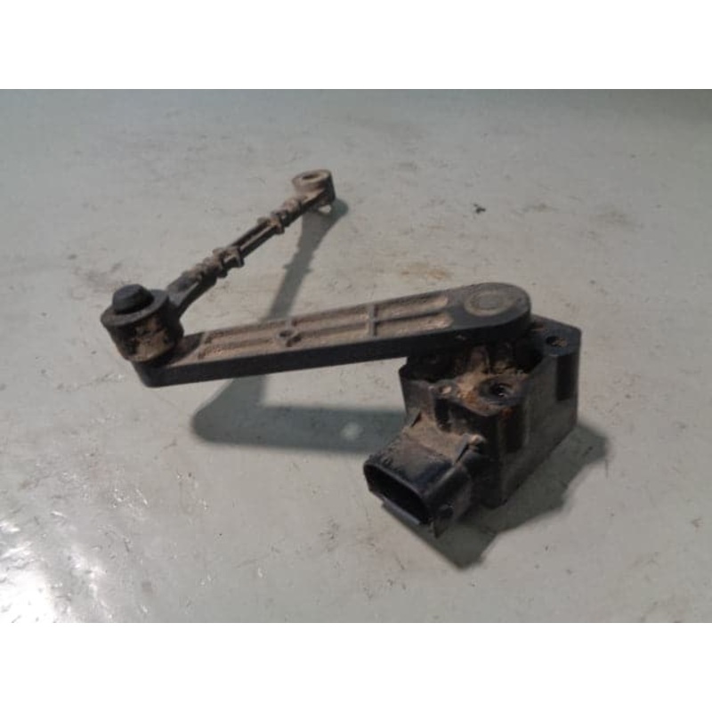 Discovery 3 Ride Height Sensor Rear Off Side RQH500041 2004 to 2009