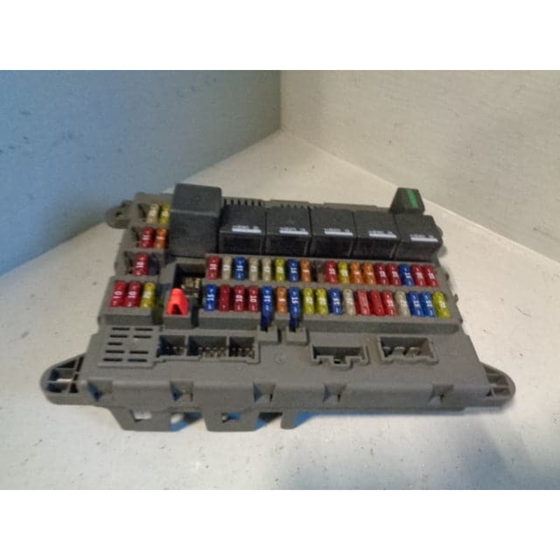 Freelander 1 Fuse Box YQE500150 Under Dash Interior Land Rover 2001 to 2006