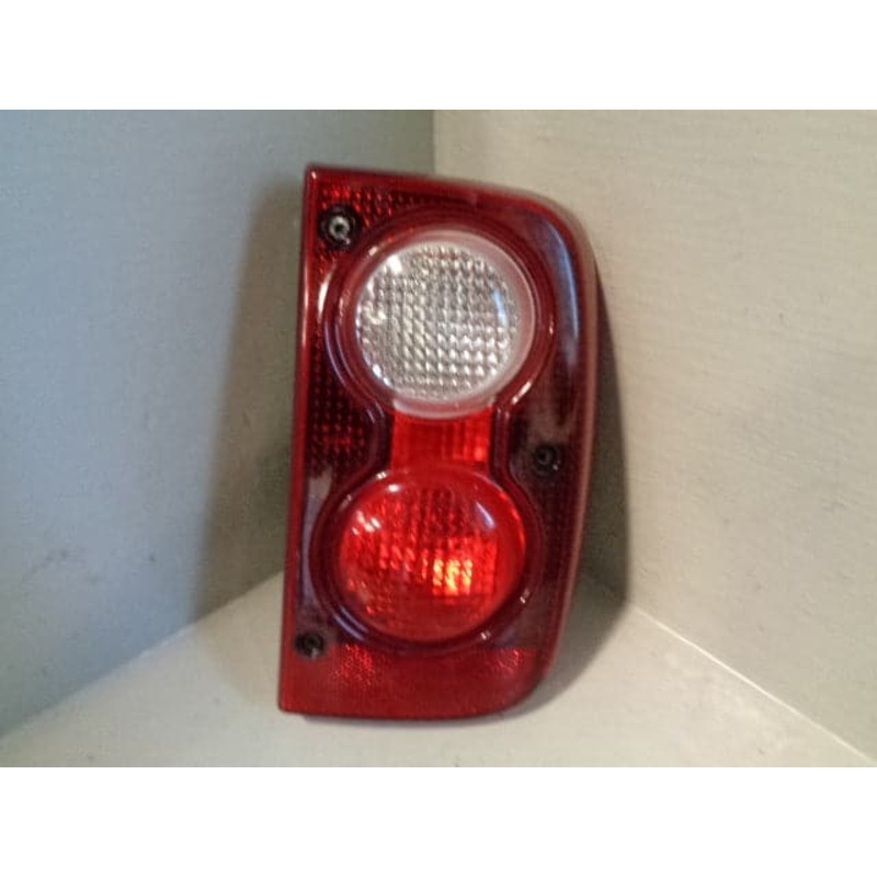 Freelander 1 Rear Light Off Side Upper Tail Lamp Land Rover 2004 to 2006