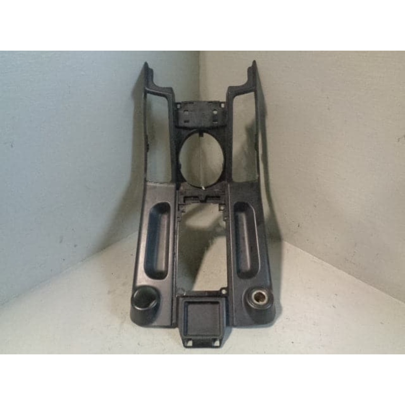 Range Rover L322 Centre Console Trim 12V Socket 2002 to 2006 R08122