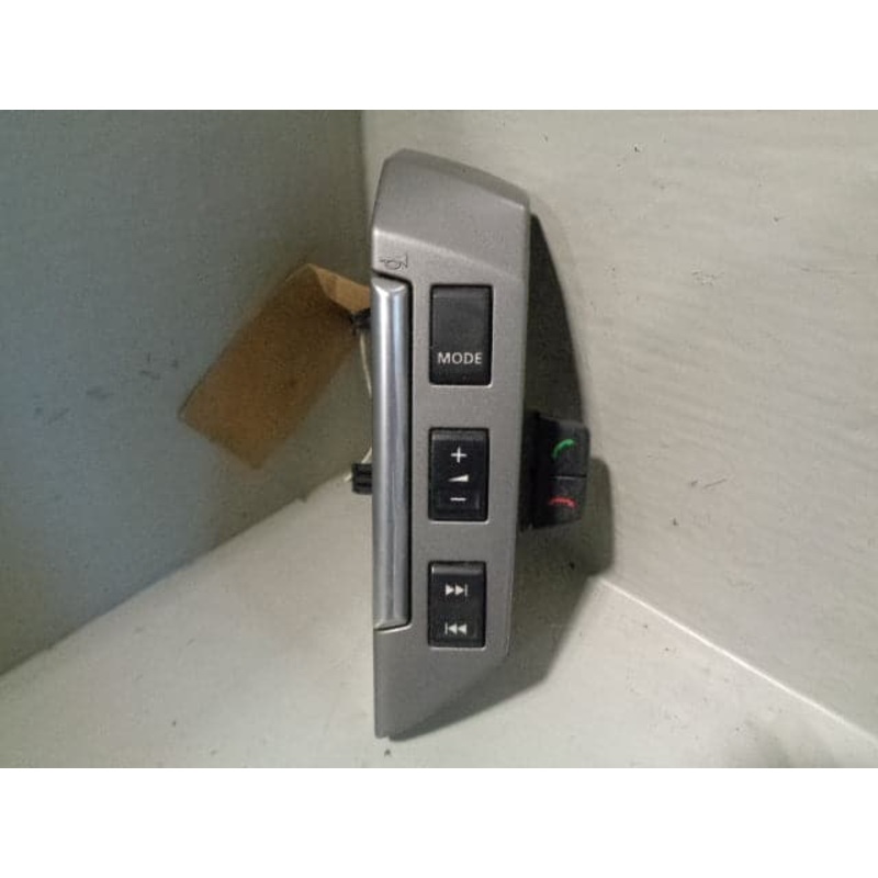 Steering Wheel Audio Phone Controls XPD500800 Discovery 3 Range Rover Sport