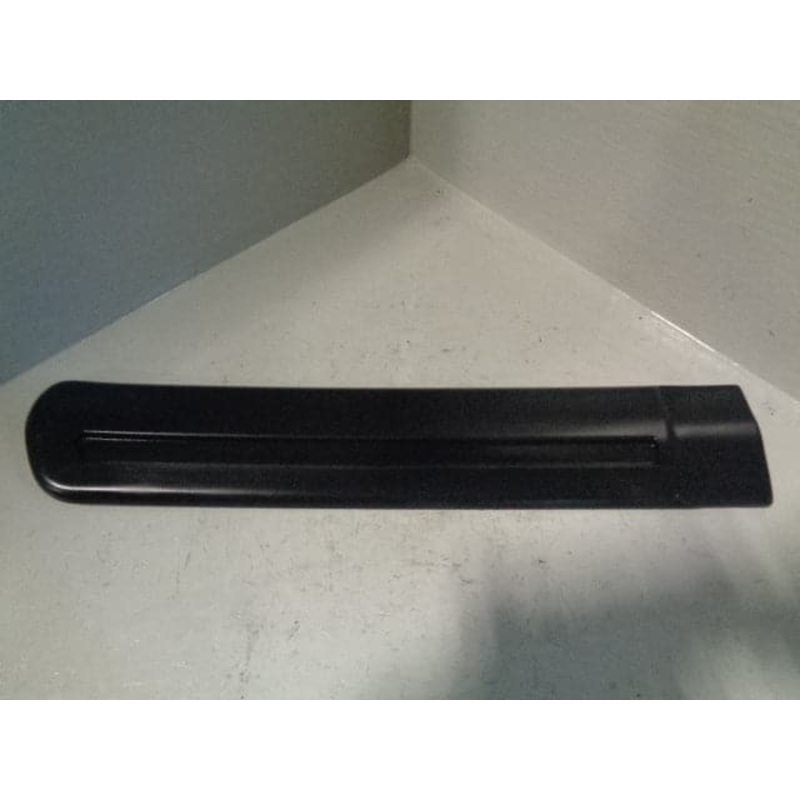 Discovery 2 Door Trim Rubbing Strip Off Side Rear Land Rover 1998 to 2004