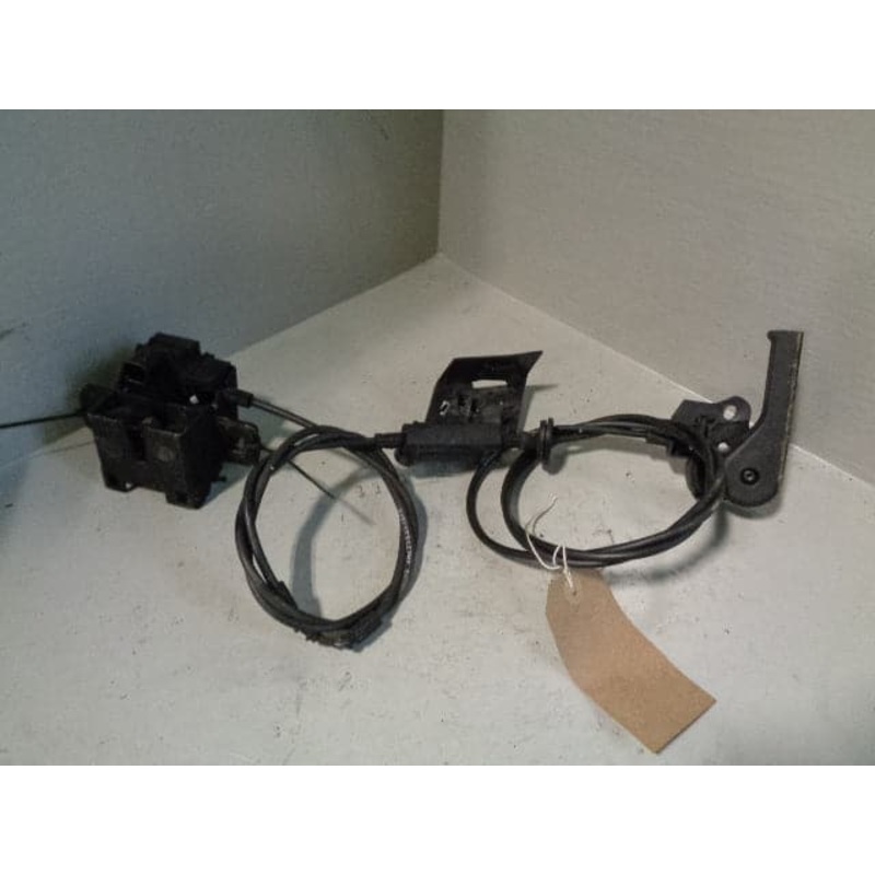 Discovery 4 Bonnet Release Cable and Catches with Lever Land Rover 2009 to 2016